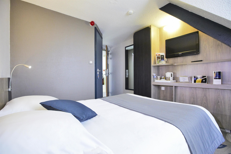 Bedroom 3, Kyriad Nevers Centre, Nièvre