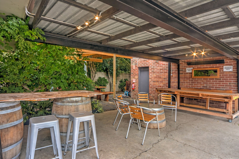 Food & Drinks 5, Pleasant Way River Lodge, Shoalhaven - Pt A