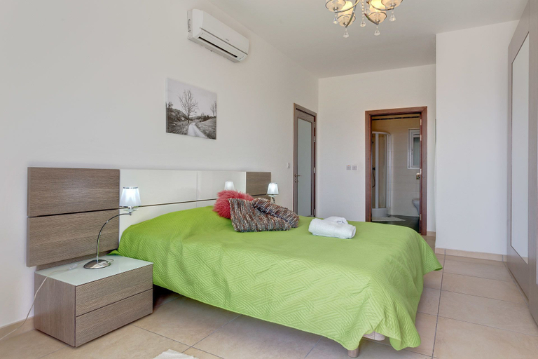 Bedroom 3, Ocean Front LUX Apartment inc Pool, Upmarket Area