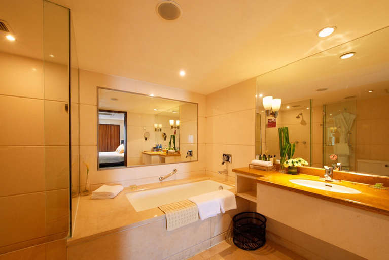 Bathroom 5, Guo Ji Yi Yuan Hotel, Beijing