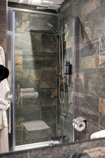 Bathroom 3, Kotel Windermere, Cumbria