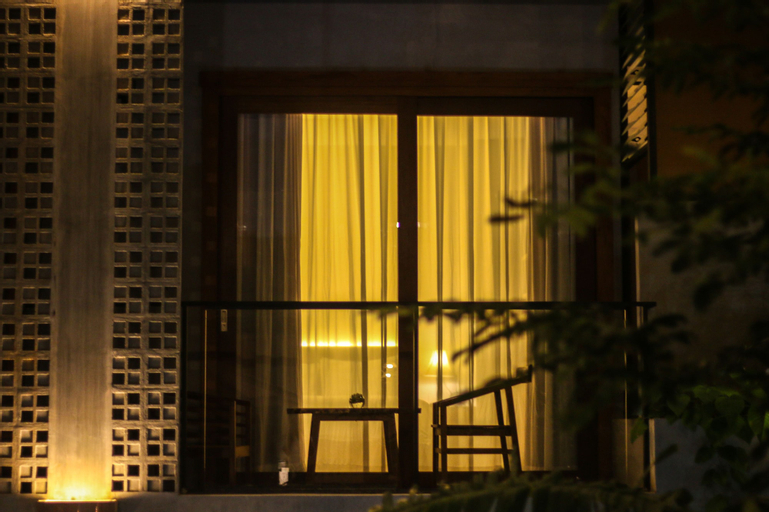 Exterior & Views 5