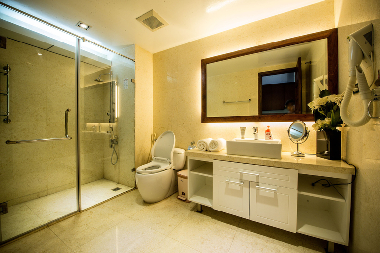 Bathroom 2, New Gate Apartment, Ba Đình