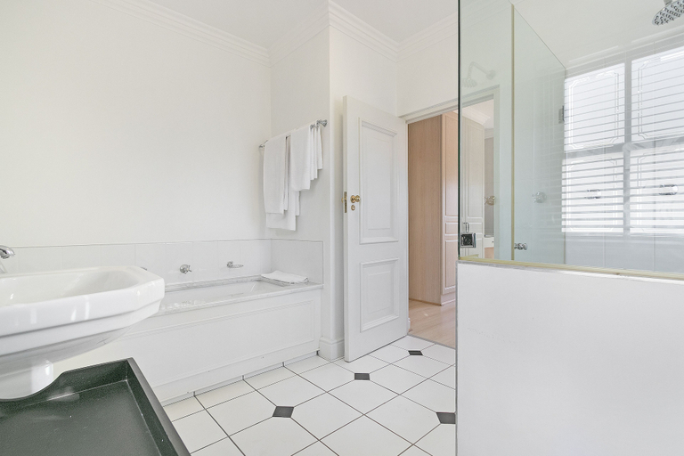 Bathroom 3, Winelands Golf Lodges 30, Cape Winelands