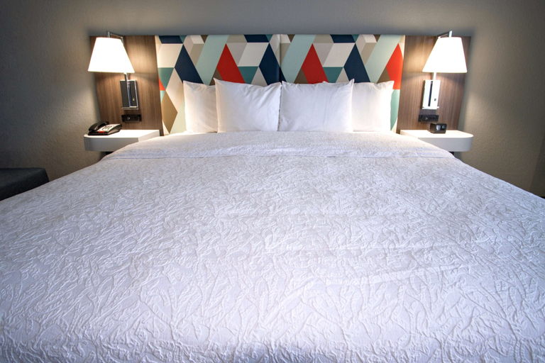 Bedroom 3, Hampton Inn Oklahoma City/Yukon, Canadian