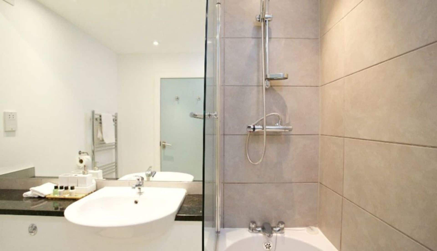 Bathroom, Ben Oss, Perthshire and Kinross