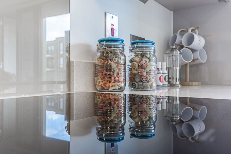 Food & Drinks 5, Stunning Brand New Westminster Apartment, London