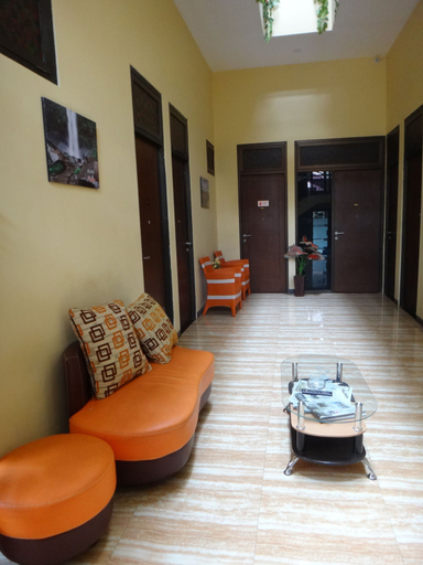 Others 4, Front One Inn Malang, Malang