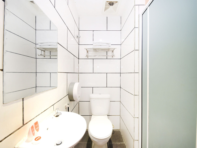 Bathroom 4, OYO 479 The Green Hotel, Ampang