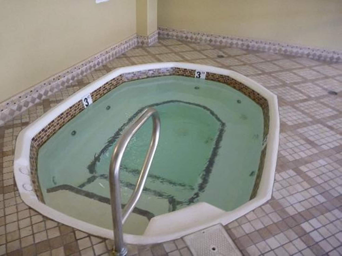 Sport & Beauty 2, Jockey Resort Suites Center Strip, Clark