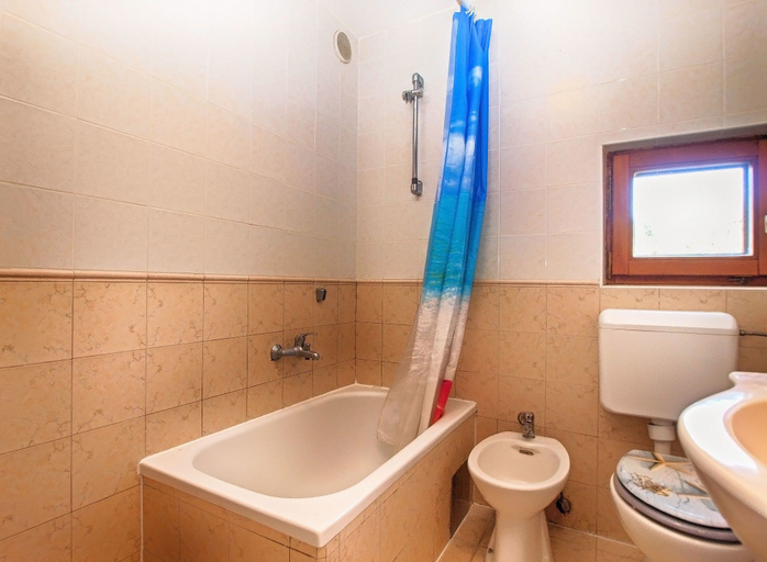 Bathroom 4, Apartment 1294, Medulin