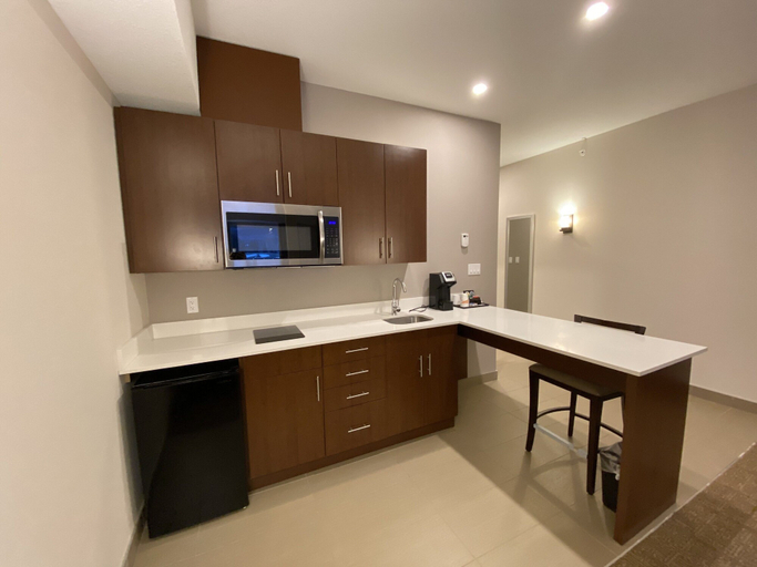 Others 5, Comfort Inn & Suites, Fraser-Fort George