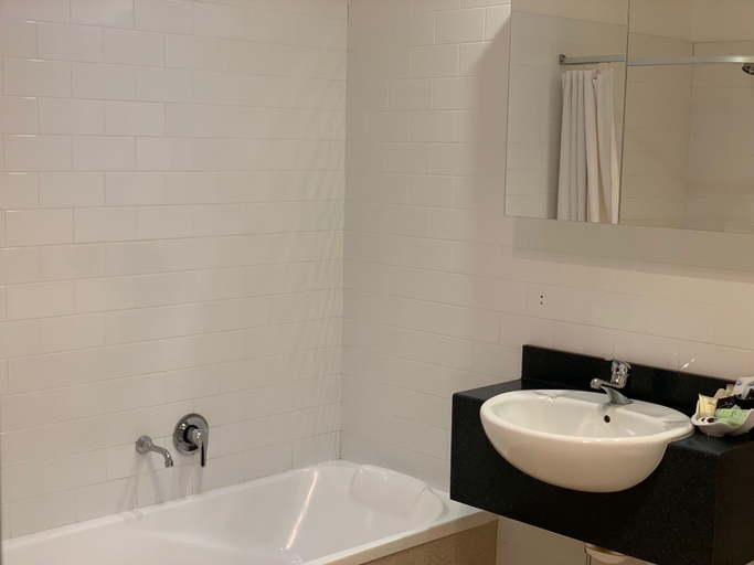 Bathroom 4, Sandpiper Motel Apollo Bay, Colac-Otway - South