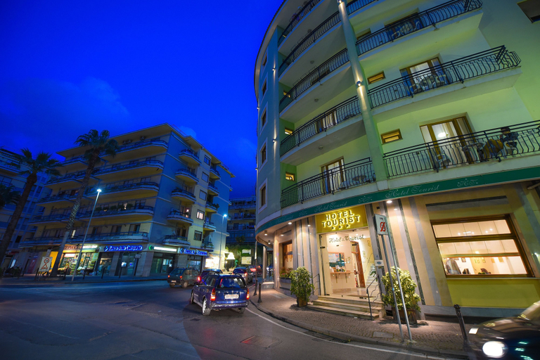 Exterior & Views 2, Hotel Tourist, Napoli