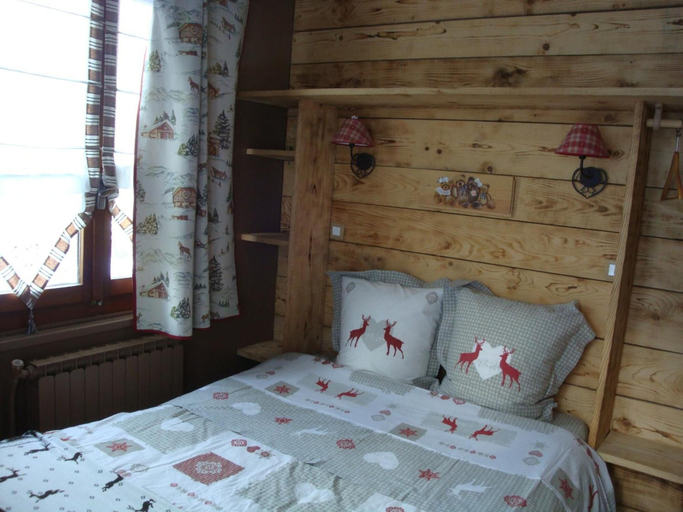 Bedroom 4, Chambres d'Hôtes Chalet De La Source, Haute-Savoie