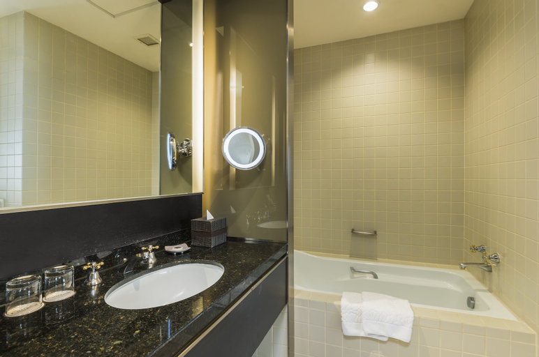 Bedroom 4, Emporium Suites by Chatrium, Khlong Toey