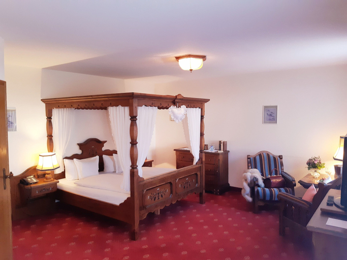 Bedroom 4, Gasthaus Auerhahn, Baden-Baden
