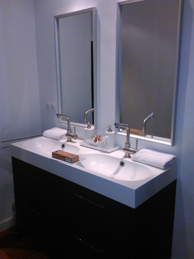 Bathroom 5, El Oasis, Valencia