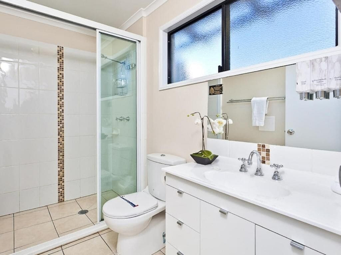 Bathroom 4, Charters Towers Motel, Charters Towers