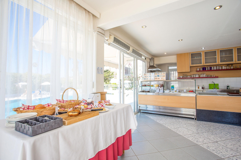 Food & Drinks 5, Irinna, South Aegean