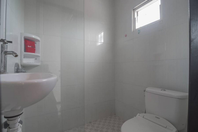 Bedroom 5, RedDoorz near E Walk Mall Balikpapan, Balikpapan
