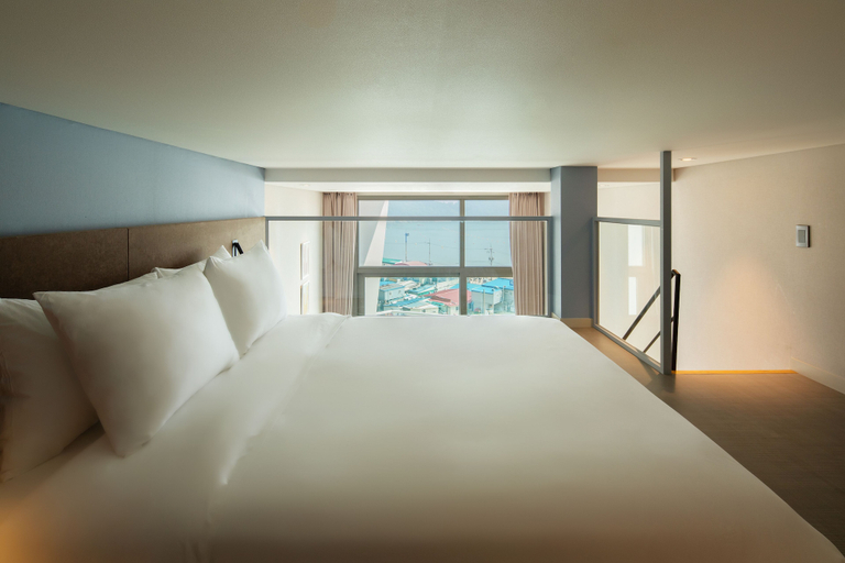 Bedroom 3, The Week& Resort, Jung