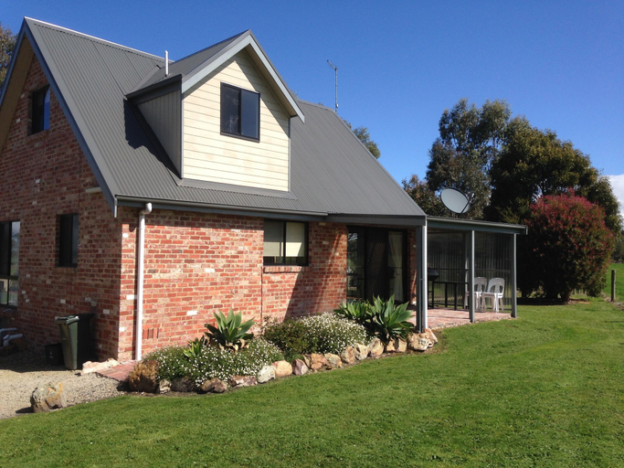 Exterior & Views 2, Prom Coast Holiday Lodge, South Gippsland - East