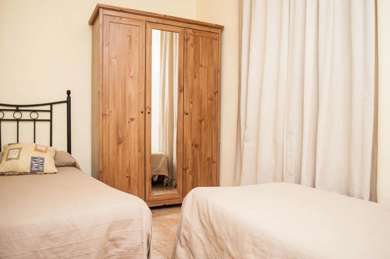Bedroom 3, Pensión Montoreña, Sevilla