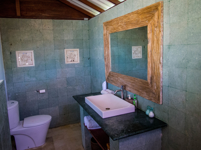 Bathroom 4, Twin Island Villas & Dive Resort, Klungkung