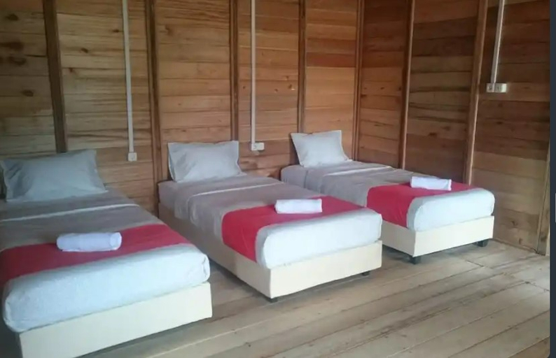 Bedroom 2, Nyalo Beach Cottage, South Pesisir