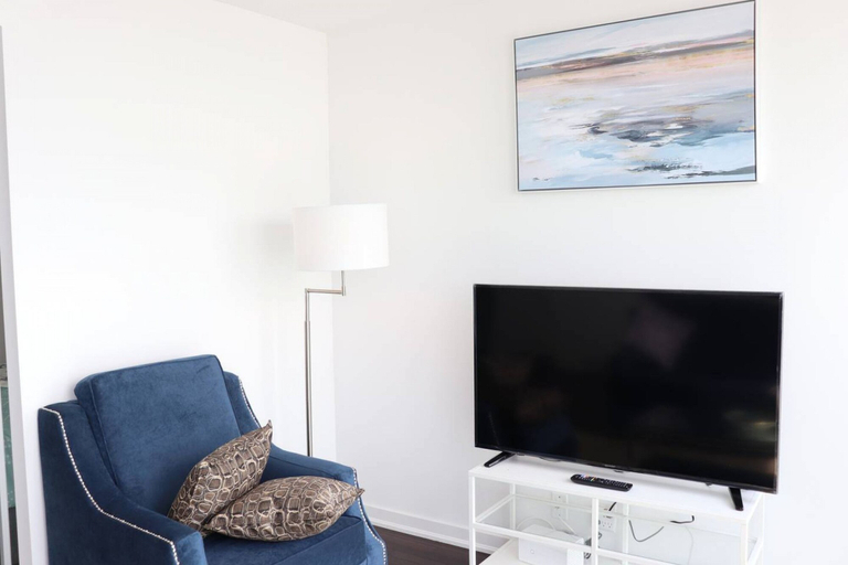 Others 5, Aaira Suites 35, Toronto