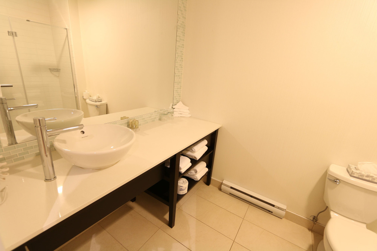 Bathroom 4, Hotel Classique, Communauté-Urbaine-de-Québec