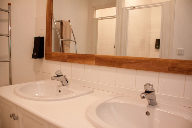 Bathroom 3, Terre De Loire, Cher
