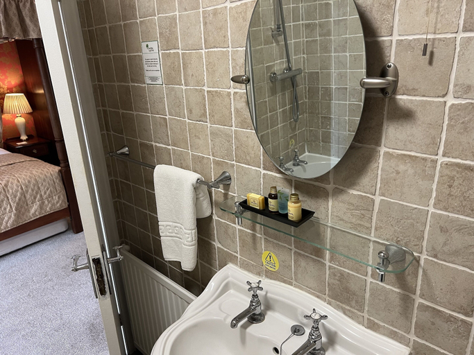 Bathroom 3, East Ayton Lodge Hotel, North Yorkshire