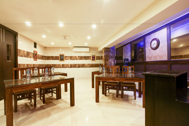 Food & Drinks 5, Anand Bhawan , Delhi