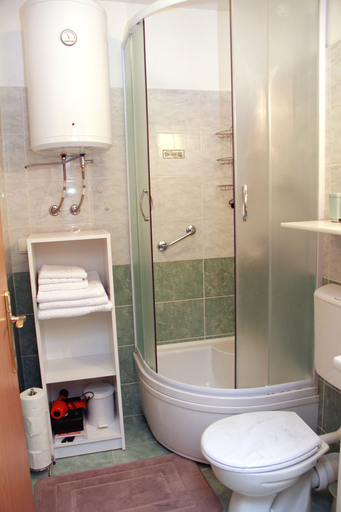 Bathroom 4, Apartment Bucevic, Šibenik