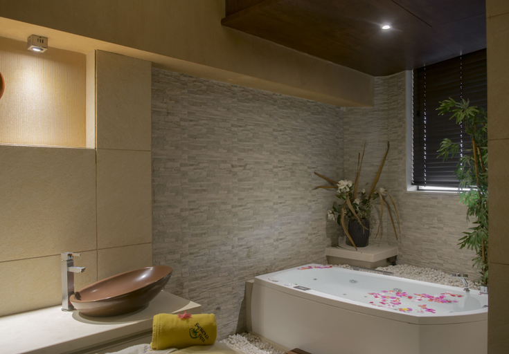 Bathroom 5, The Corinthians Resort, Pune
