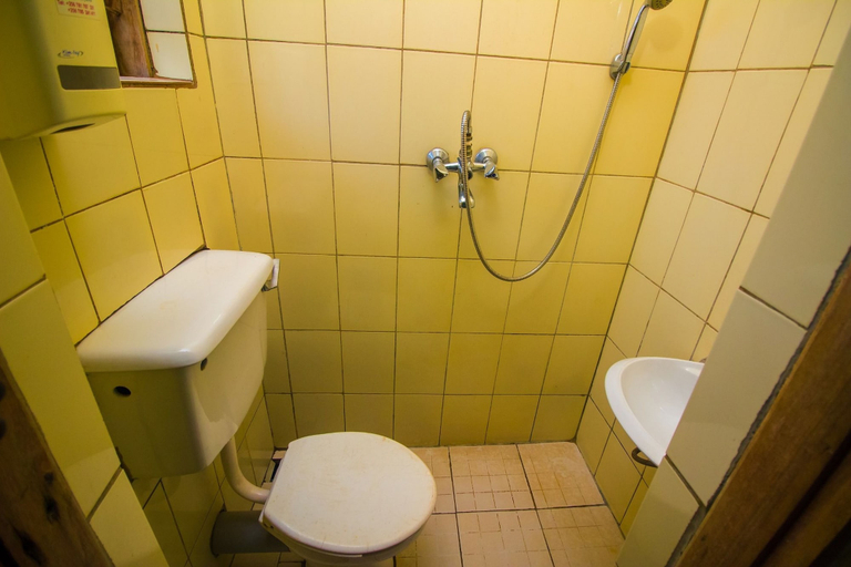 Bathroom 4, Gorilla African Guest House, Entebbe