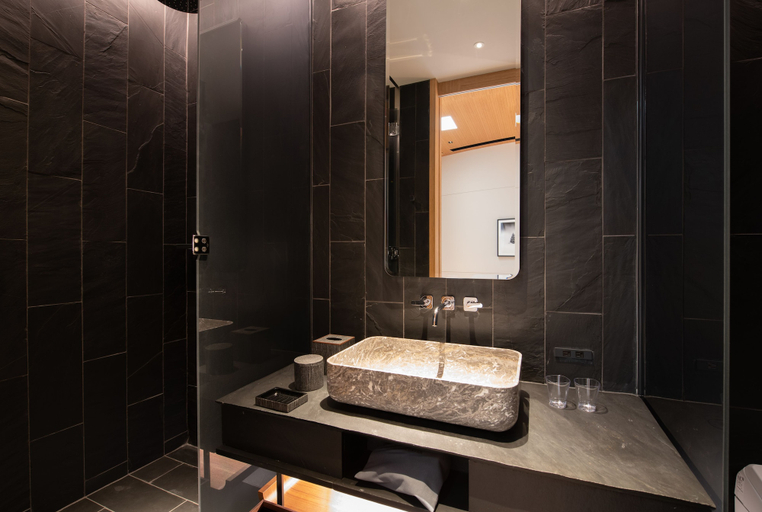 Bathroom 5, Skye Niseko, Kutchan