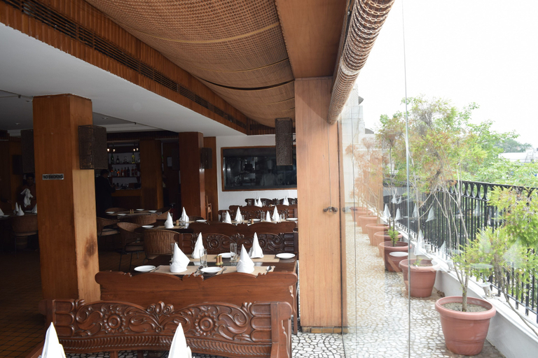 Food & Drinks 5, Hotel Palace Heights, Delhi