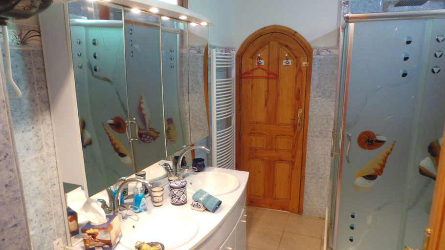 Bathroom 4, Dar Zouhour, Rabat