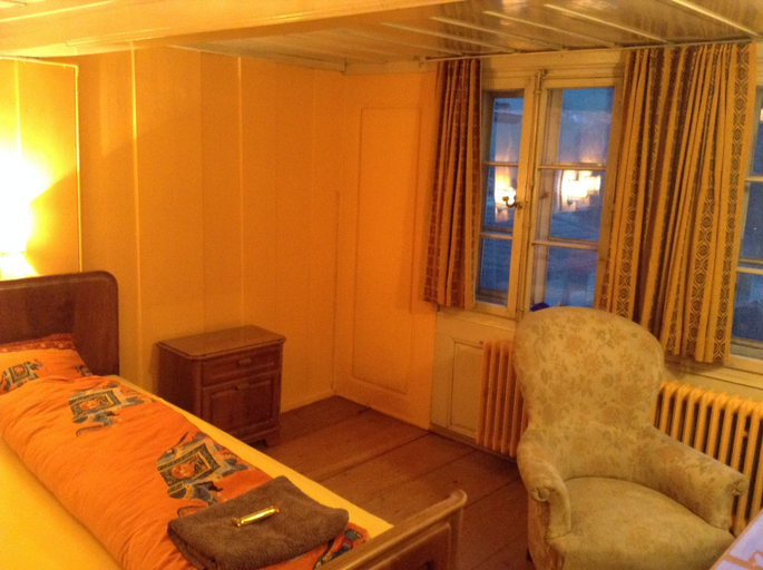 Room 2, 200 Year Old Swiss House, Niedersimmental