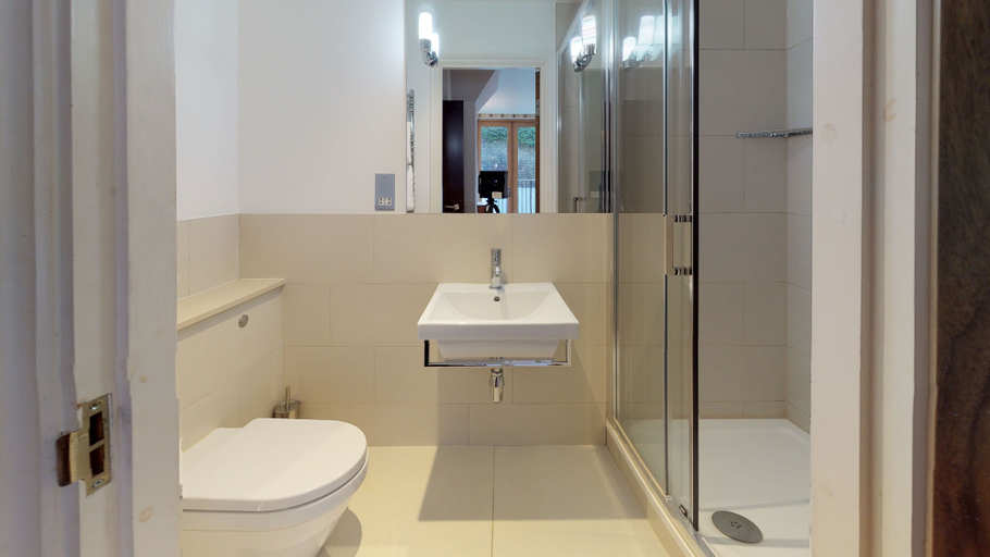 Bathroom 3, Tavistock Place Apartments, London