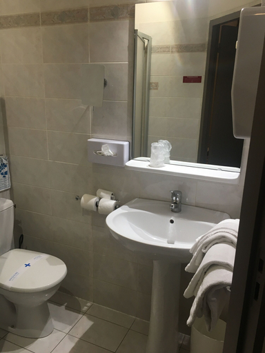 Bathroom 4, Hotel Kyriad Rodez, Aveyron