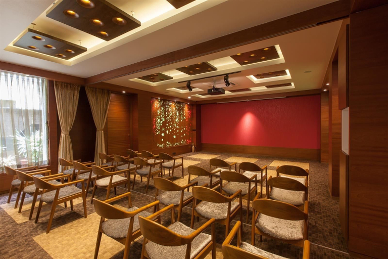 Food & Drinks 5, Hotel Cosmopolitan Ahmedabad, Ahmadabad