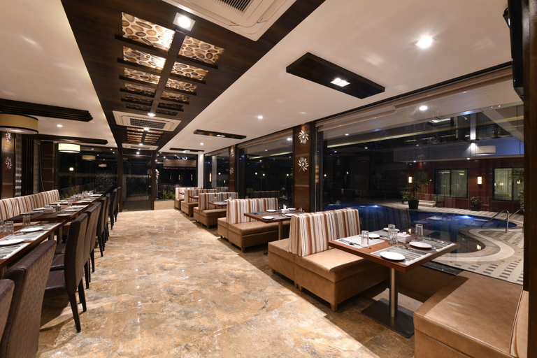 Food & Drinks, Picaddle The Luxury Boutique Resort, Satara