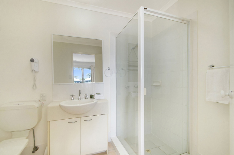 Bathroom 2, Portside Noosa Waters, Noosa - Noosa-Noosaville