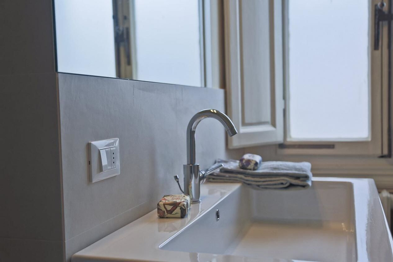 Others 2, Alfani Luxury Loft, Florence