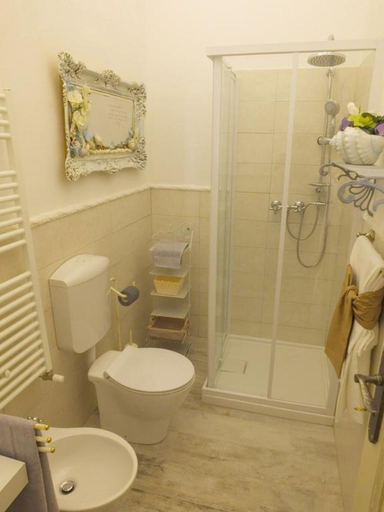 Bathroom 4, Antica Loggetta, Ravenna