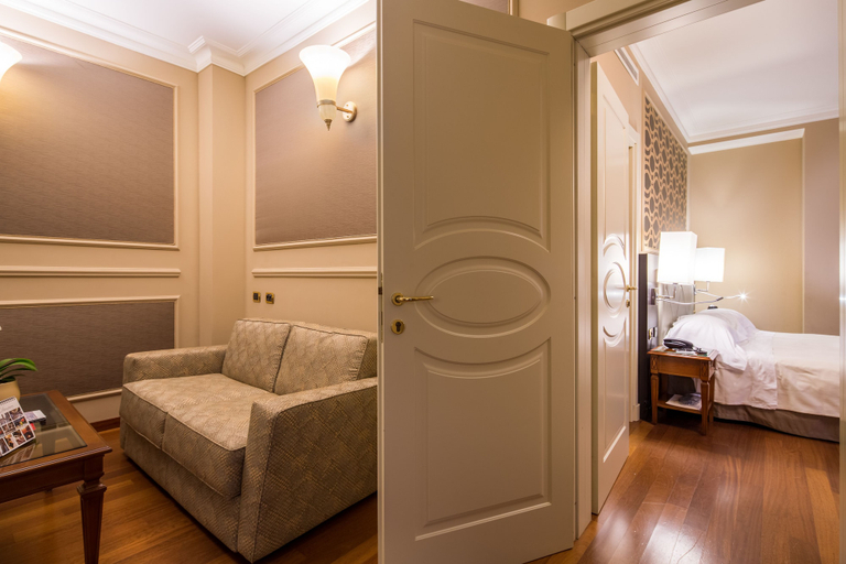 Bedroom 3, Grand Visconti Palace, Milano